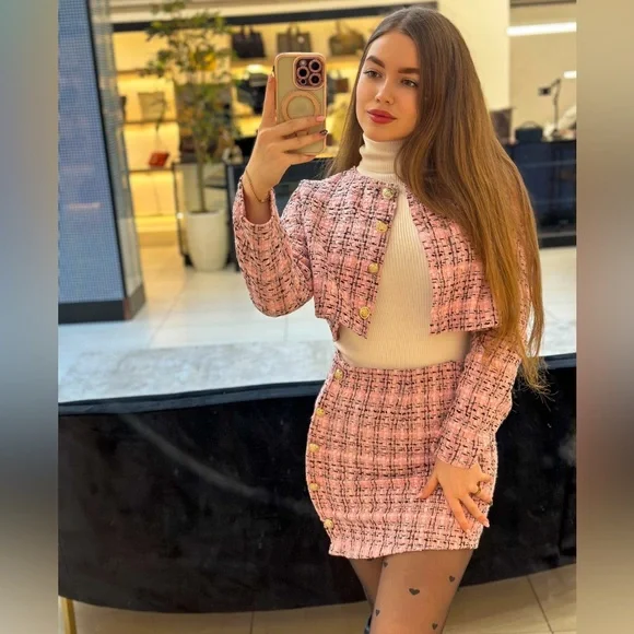 🚨VICKY’S SHOW ALERT🚨 - Picture 1 of 1